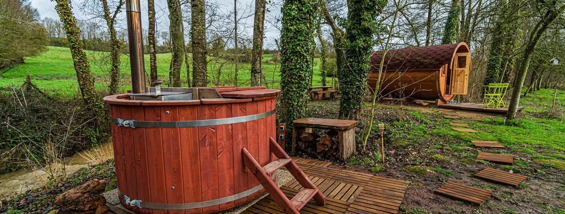 Glamping pods with hot tubs near me