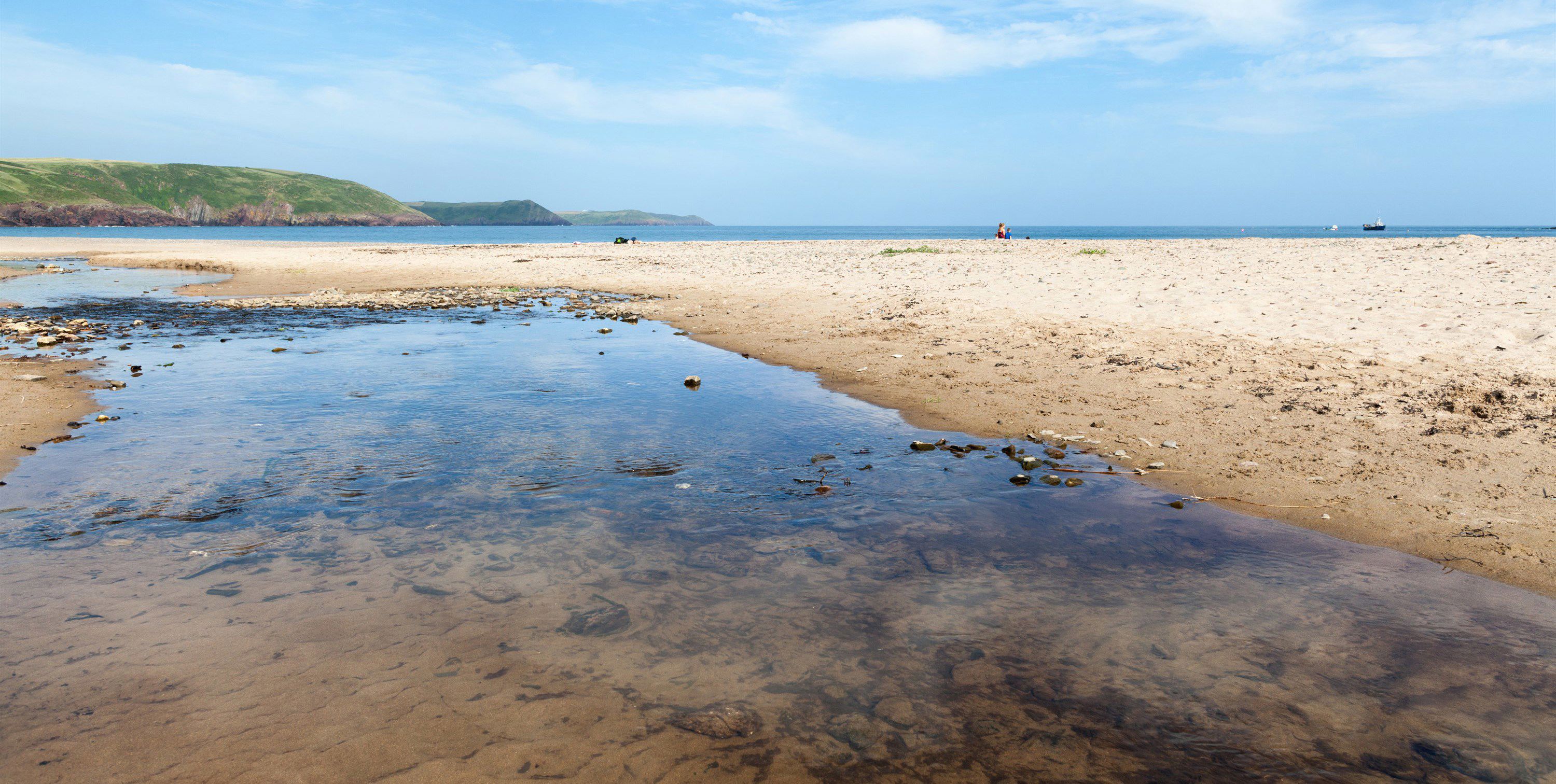 Campsites with fishing in Freshwater East, West Wales