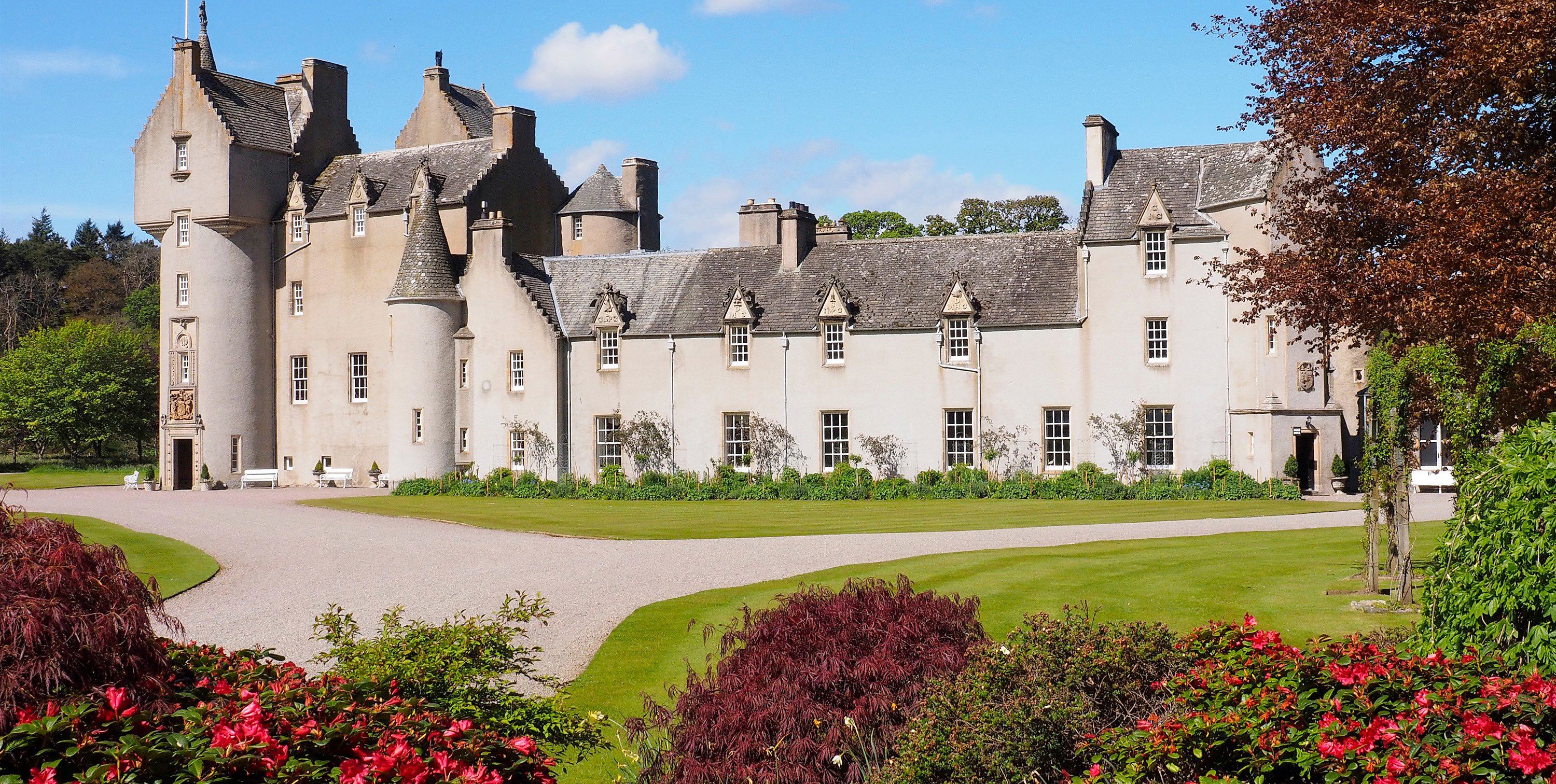 Campsites with electric hook up in Ballindalloch, Aberdeenshire