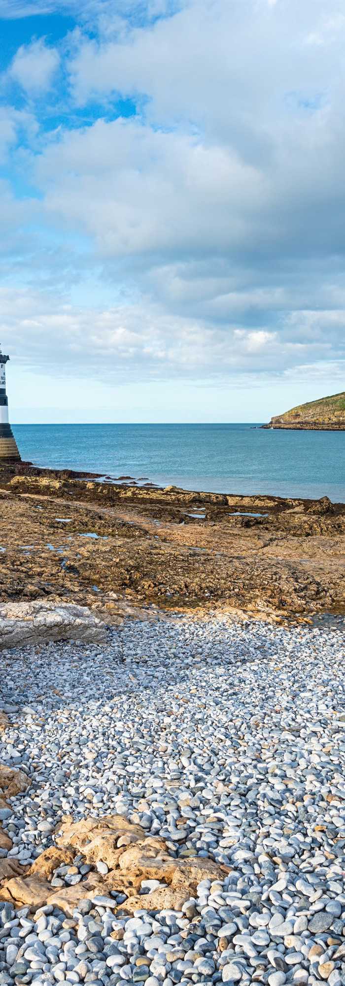 Campsites with swimming pools in Llangoed, Anglesey