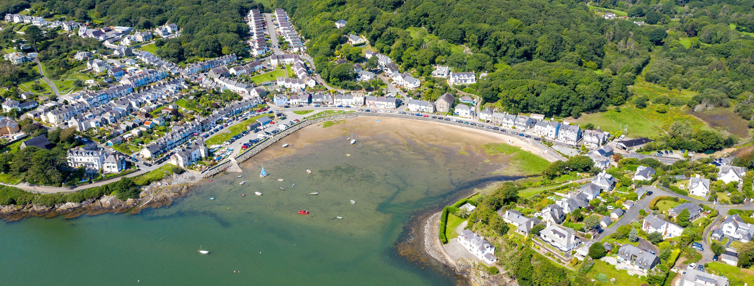 Campsites with swimming pools in Porthmadog, Gwynedd