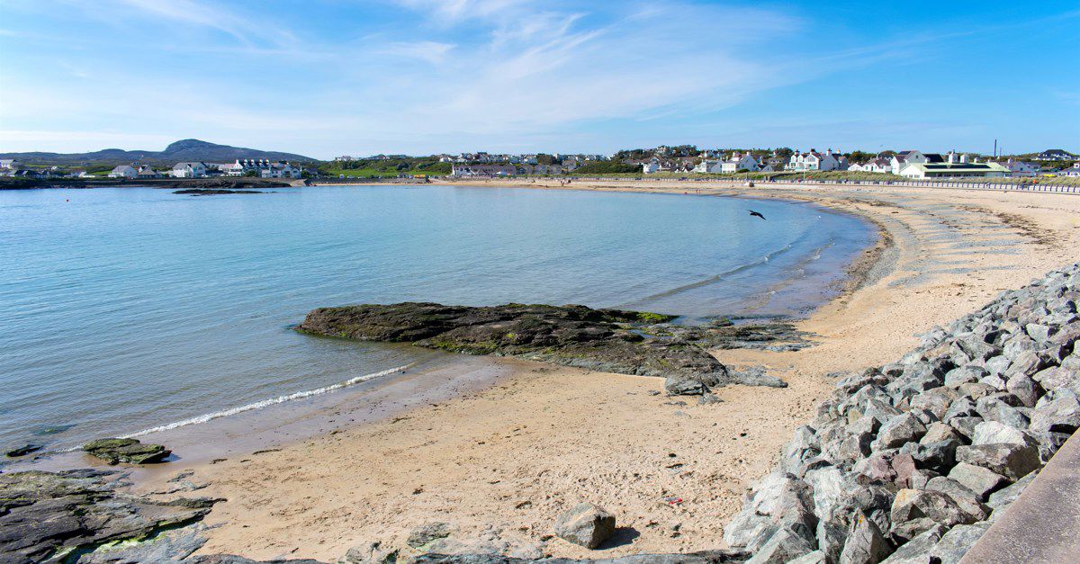 Campsites that allow fires in Trearddur Bay, North Wales