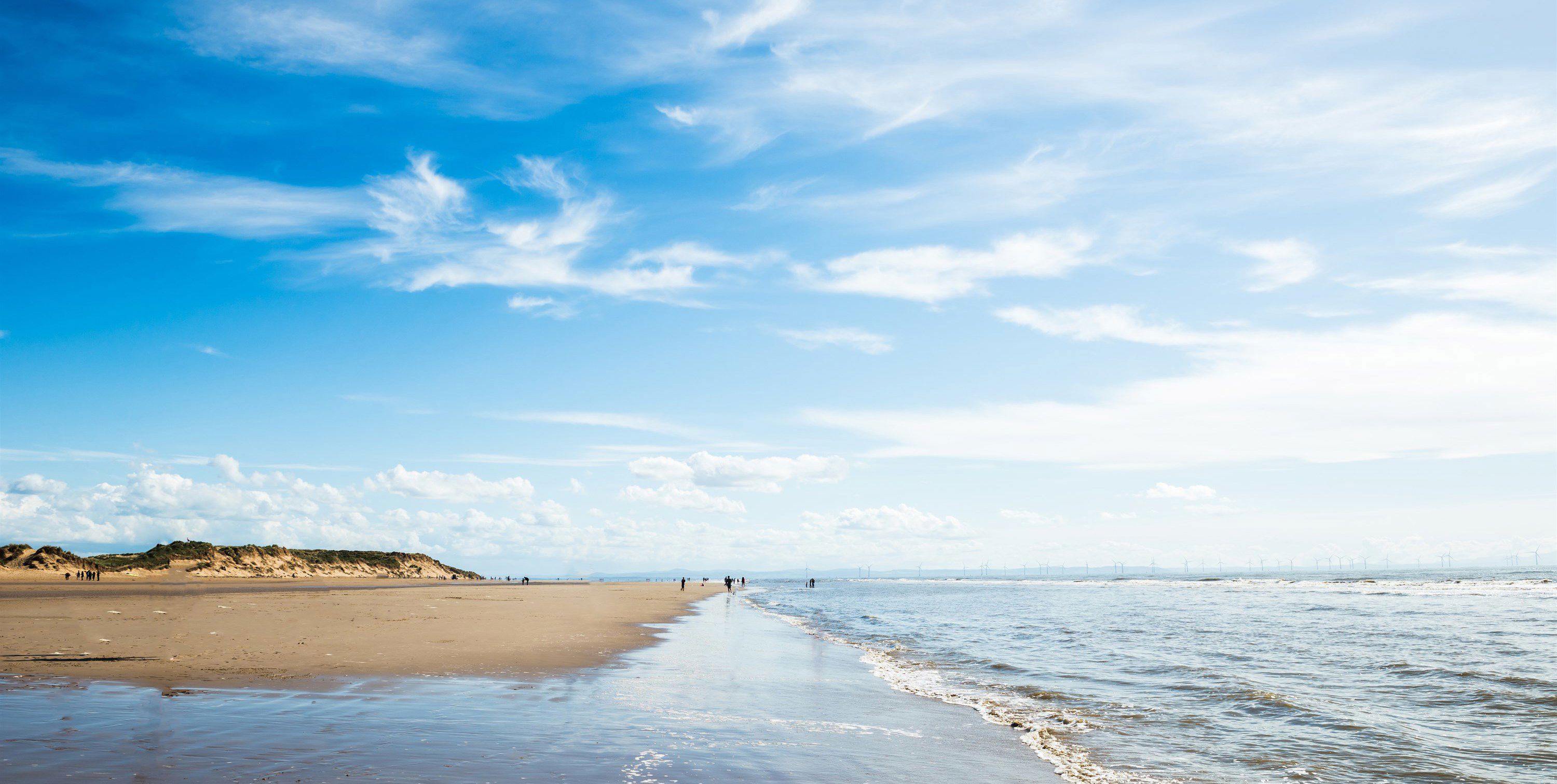 is formby beach dog friendly