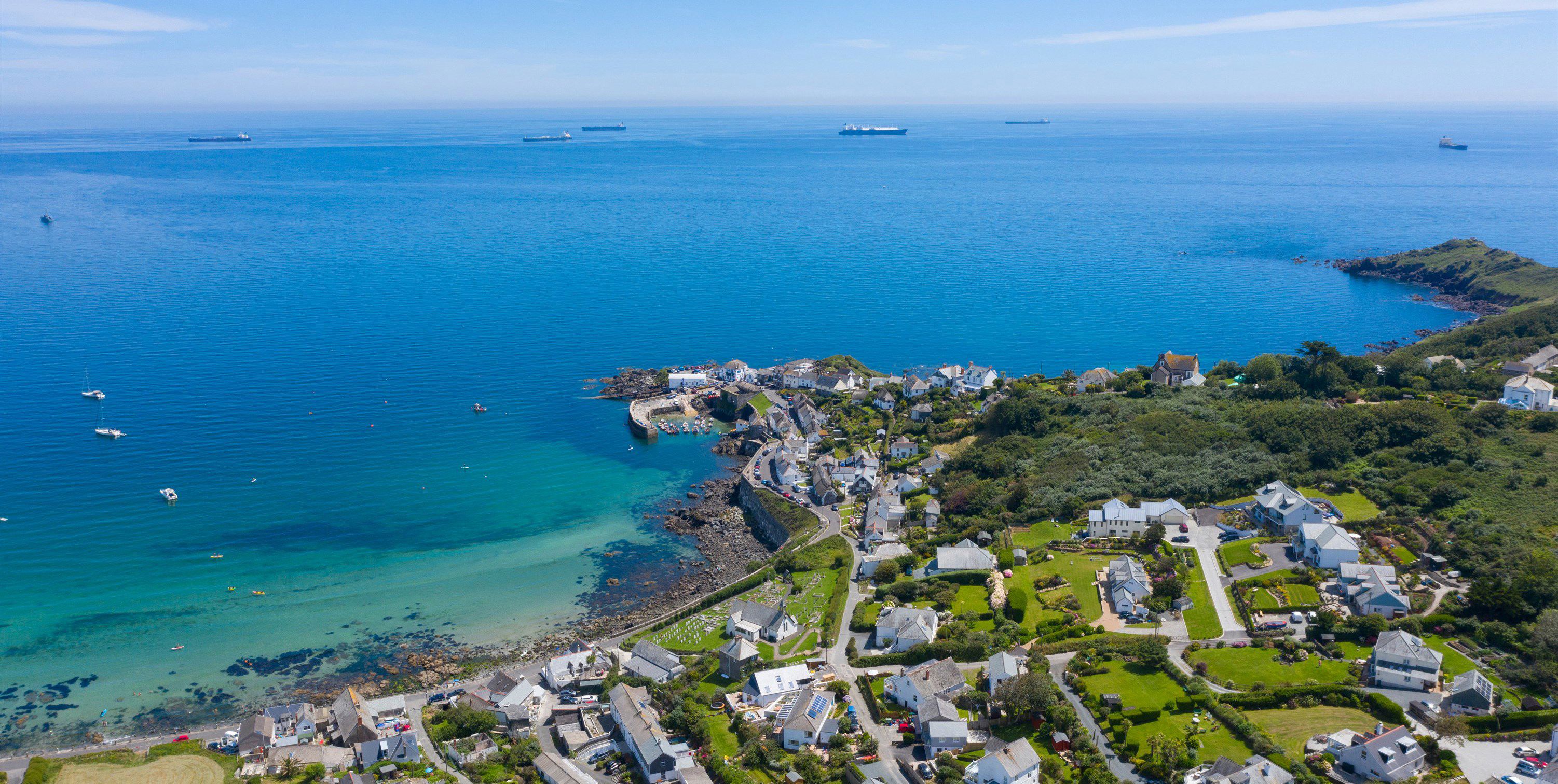 Campsites With Hot Tubs In Coverack Cornwall